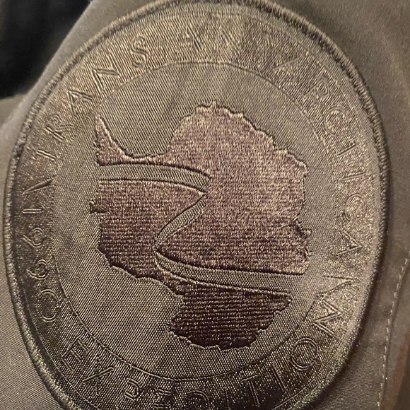 THE NORTH FACE
Men's Expedition
McMurdo Parka, Black - Picture 7 of 11